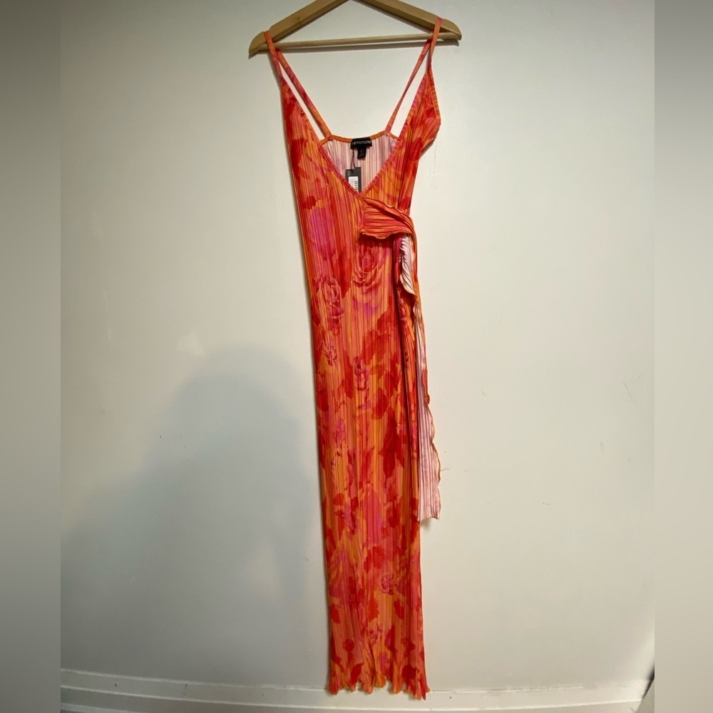 PrettyLittleThing Orange Pink Floral Pleated Wrap Maxi Dress Size US 0 NWT - Picture 2 of 10